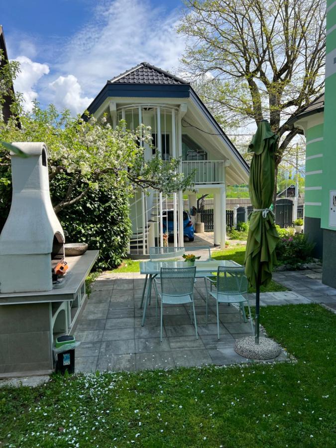 Vila Lesce With Heated Outdoor Pool ภายนอก รูปภาพ